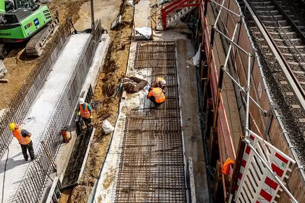 Construction Supplier tan
